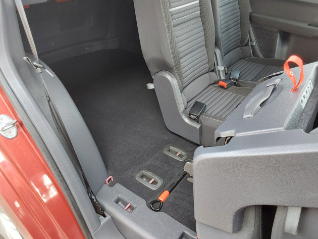 VW Touran 1.6TDi CUP 77kw 11.14` - attēls 26