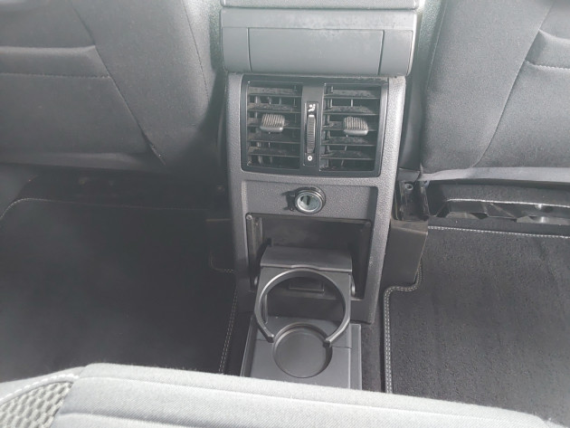 VW Touran 1.6TDi CUP 77kw 11.14` - attēls 27