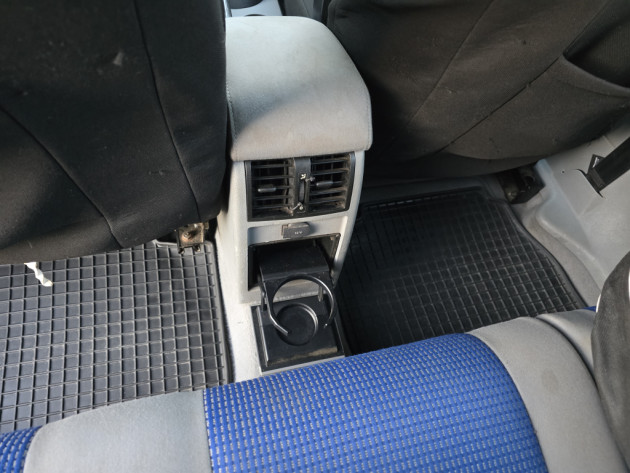 VW Caddy Life 1.6i 7v.09.05` - attēls 14