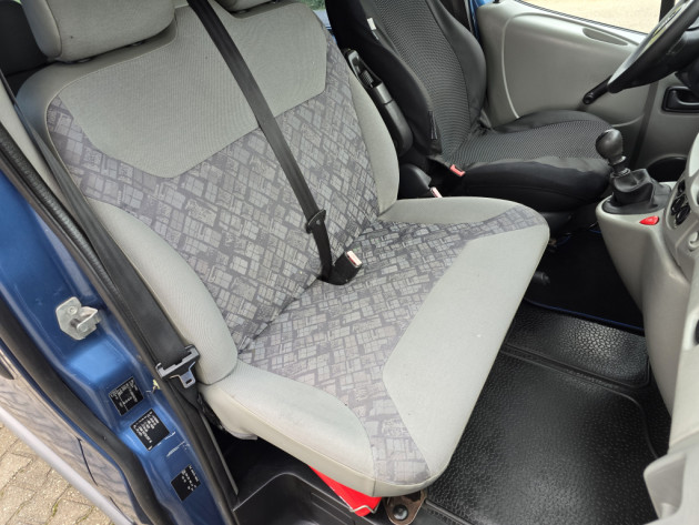 Opel Vivaro 1.9CDTi 74kw,6v.,02.06` - attēls 17