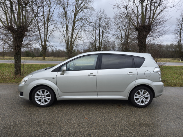 Toyota Corolla Verso Team 2.2D4D 7V.08.08` - attēls 6