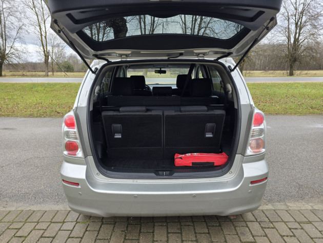 Toyota Corolla Verso Team 2.2D4D 7V.08.08` - attēls 30