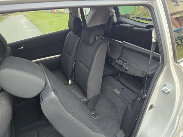 Toyota Corolla Verso Team 2.2D4D 7V.08.08` - attēls 26