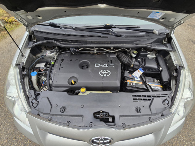 Toyota Corolla Verso Team 2.2D4D 7V.08.08` - attēls 35