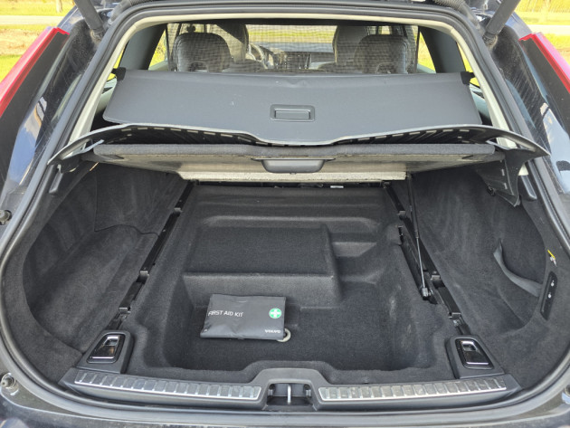 Volvo V90 2.0D4 140kw Summum05.19` - attēls 29