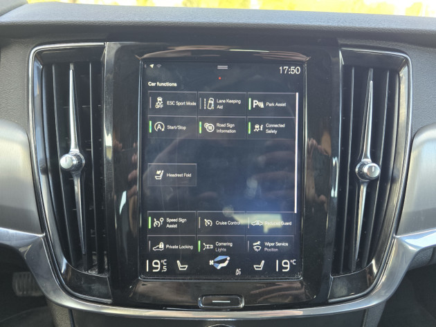 Volvo V90 2.0D4 140kw Summum05.19` - attēls 16