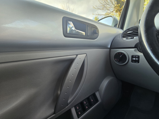 VW NeW Beetle1.9TDi Cabrio 06.05` - attēls 15