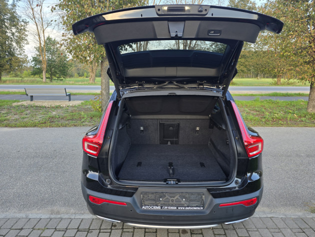 Volvo XC40 2.0D Inscription 07.18` - attēls 23