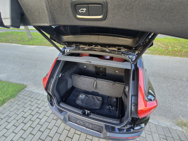 Volvo XC40 2.0D Inscription 07.18` - attēls 18