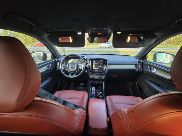 Volvo XC40 2.0D Inscription 07.18` - attēls 14