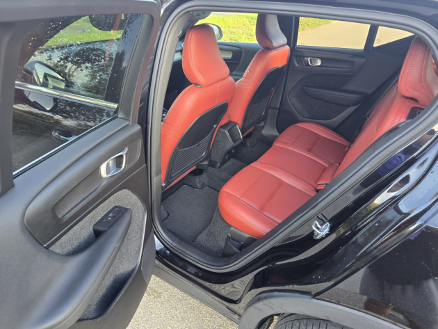 Volvo XC40 2.0D Inscription 07.18` - attēls 21