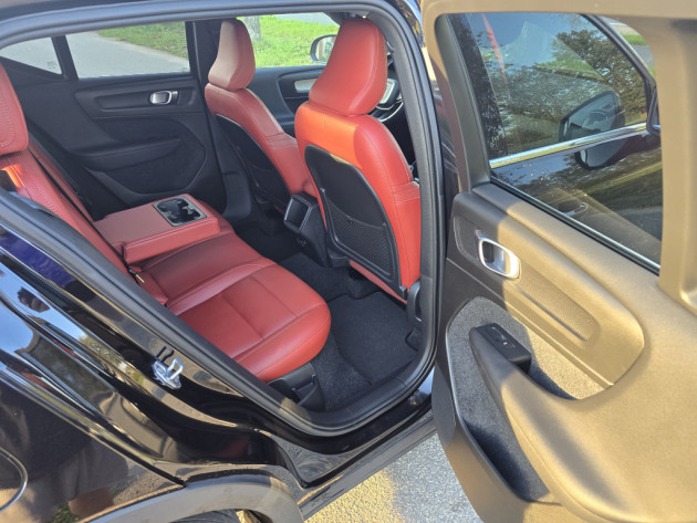 Volvo XC40 2.0D Inscription 07.18` - attēls 19