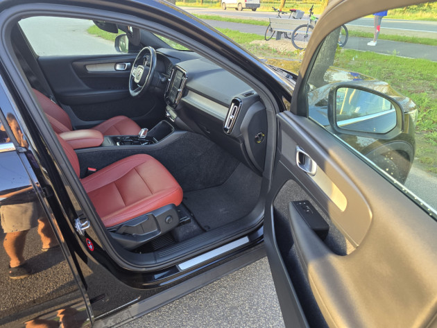 Volvo XC40 2.0D Inscription 07.18` - attēls 17