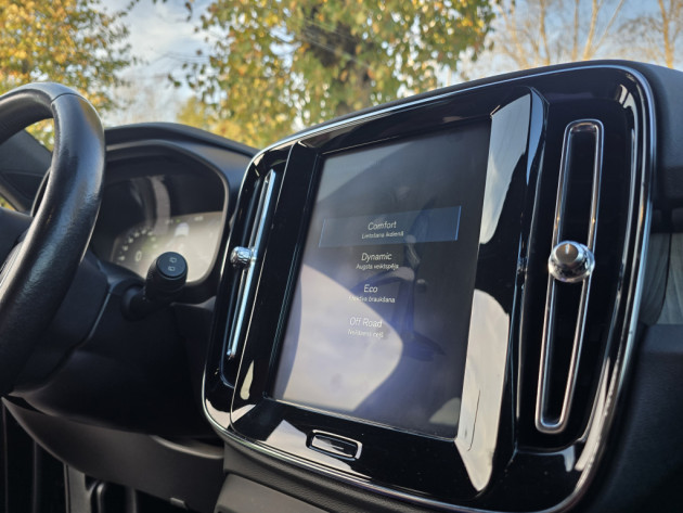 Volvo XC40 2.0D Inscription 07.18` - attēls 16