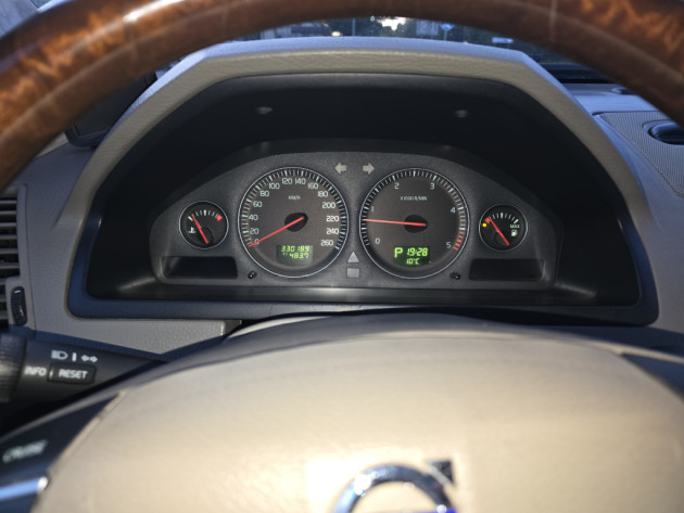 Volvo XC90 2.4D5 autom.04.06` - attēls 22