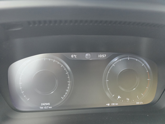 Volvo XC40 2.0D Inscription 07.18` - attēls 26