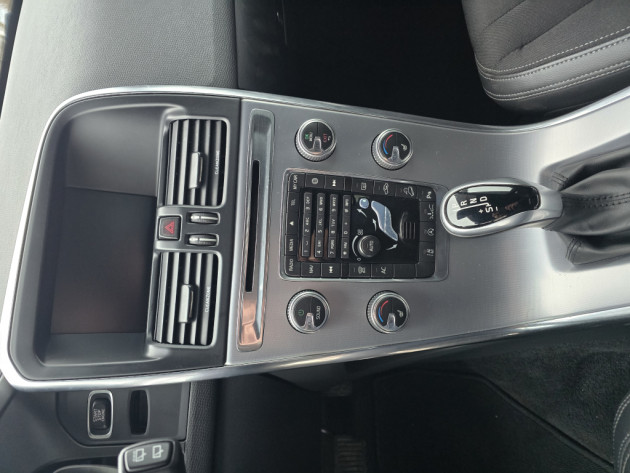 Volvo XC60 2.4D5 162kw 04.17` - attēls 9