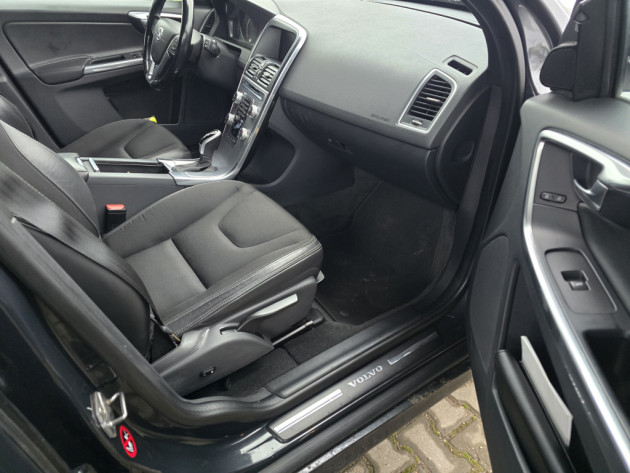 Volvo XC60 2.4D5 162kw 04.17` - attēls 15