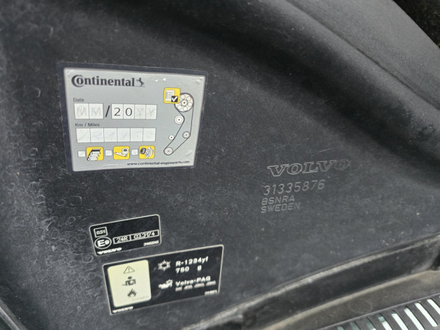 Volvo XC60 2.4D5 162kw 04.17` - attēls 23