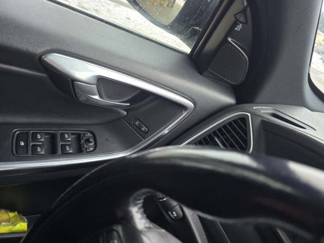 Volvo XC60 2.4D5 162kw 04.17` - attēls 8