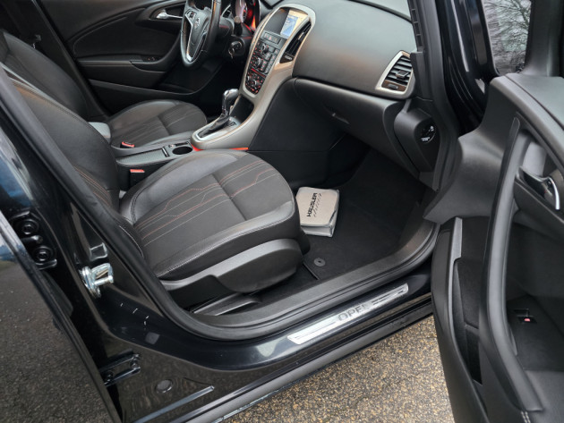 Opel Astra2.0CDTi 121kw,Automāts,10.12` - attēls 8