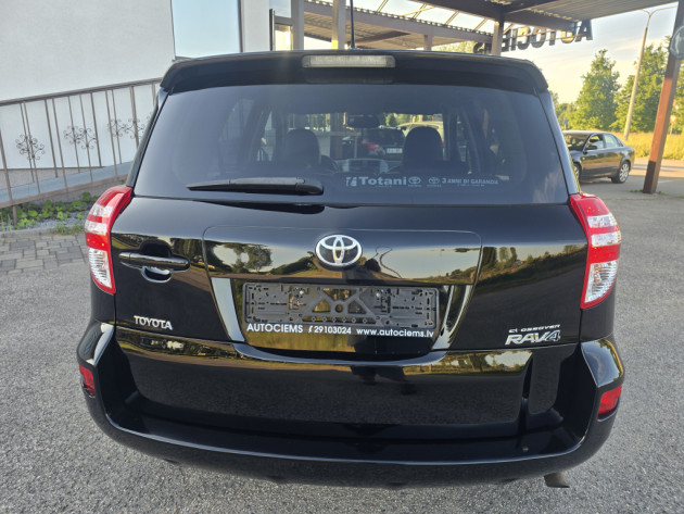Toyota RaV4 2.2D4,110kw,4x4,04.11` - attēls 8