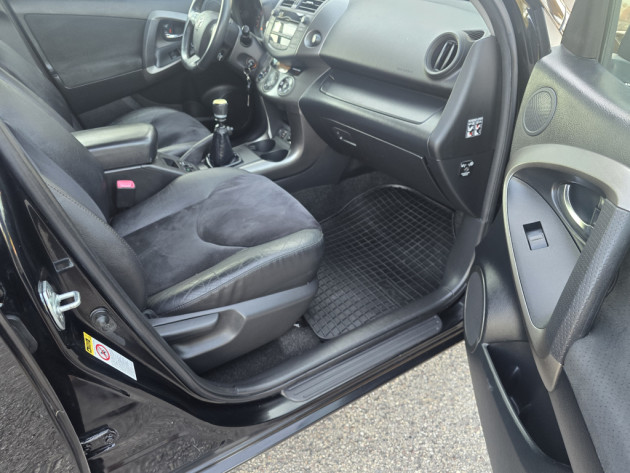 Toyota RaV4 2.2D4,110kw,4x4,04.11` - attēls 22