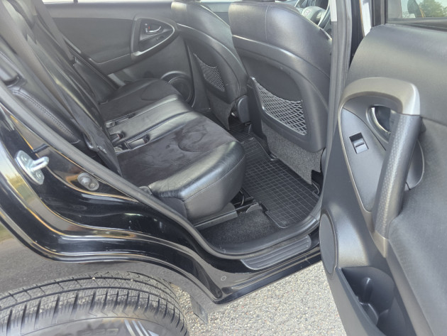Toyota RaV4 2.2D4,110kw,4x4,04.11` - attēls 23