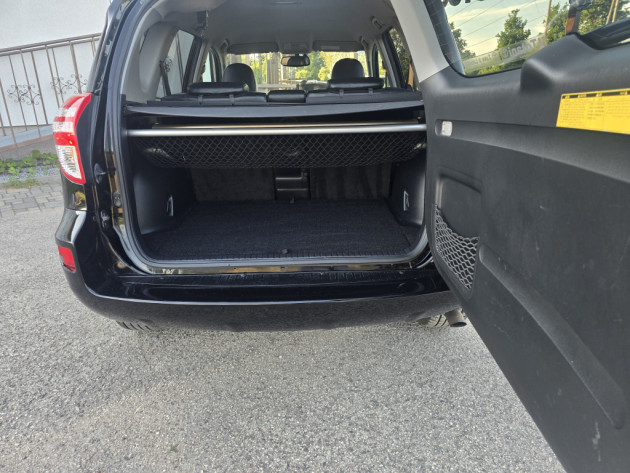 Toyota RaV4 2.2D4,110kw,4x4,04.11` - attēls 26