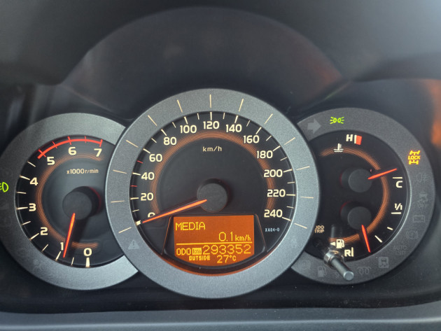 Toyota RaV4 2.2D4,110kw,4x4,04.11` - attēls 32