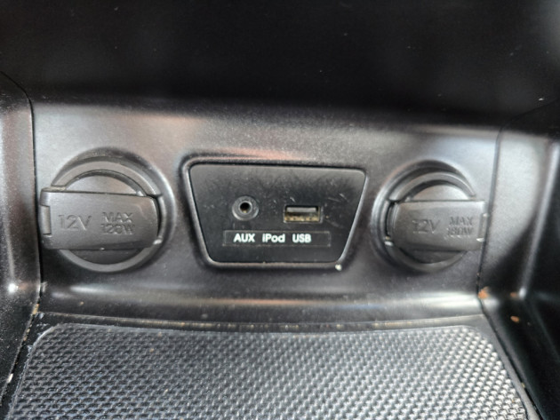 Hyundai IX35 2.0CRDi 4X4 autom.10.15` - attēls 15
