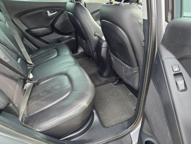 Hyundai IX35 2.0CRDi 4X4 autom.10.15` - attēls 18