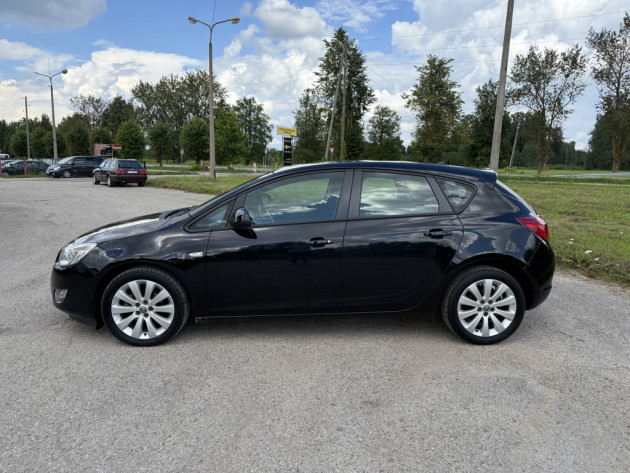 Opel Astra J1.6i 5durv.,5ātr.07.10` - attēls 5