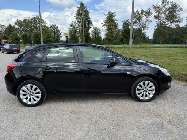 Opel Astra J1.6i 5durv.,5ātr.07.10` - attēls 7
